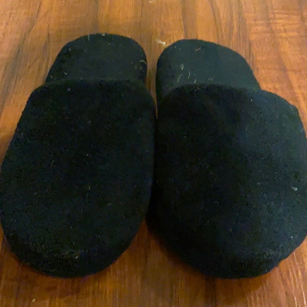 The Perfect Black Basic Slippers Super Comfortable